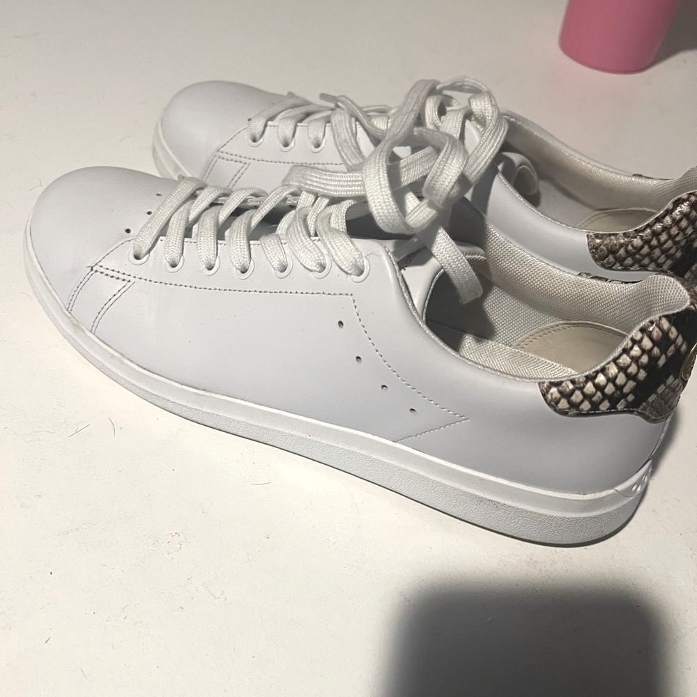 Tory Burch Howell Court Snakeskin Leather Sneaker White Size 11. Worn once